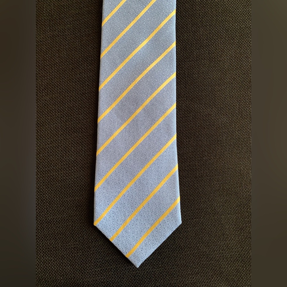 Charles Tyrwhitt 100% silk Blue Tie with Yellow Stripes